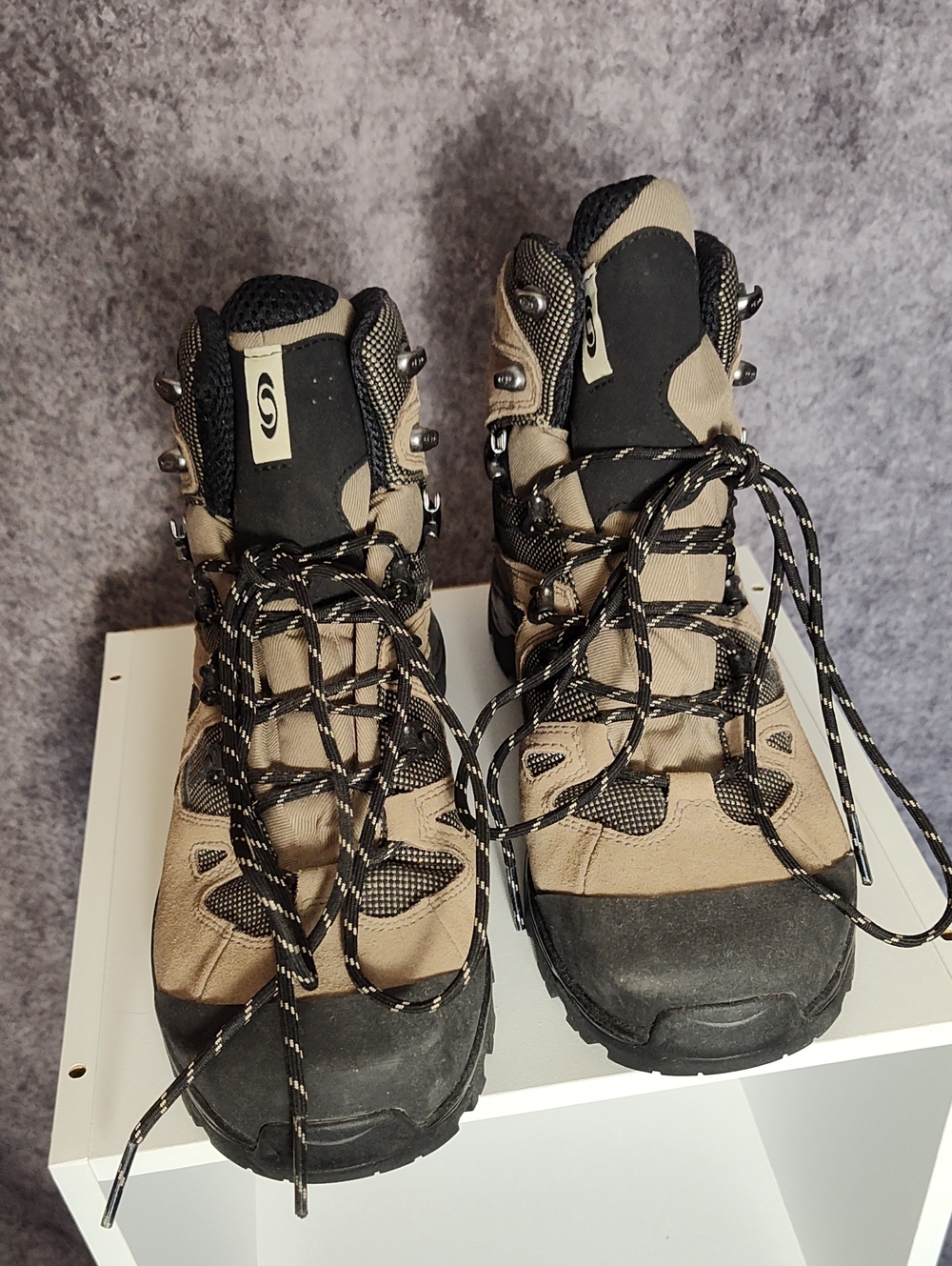 Salomon Tan and Black Men's Hiking Boots